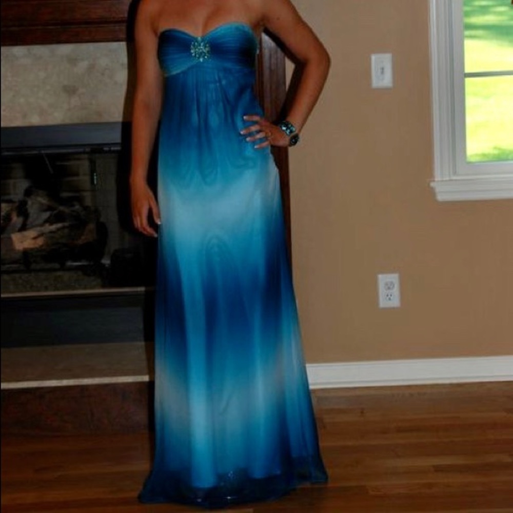 ✨Faypana Couture Prom Dress; FREE jewelry✨